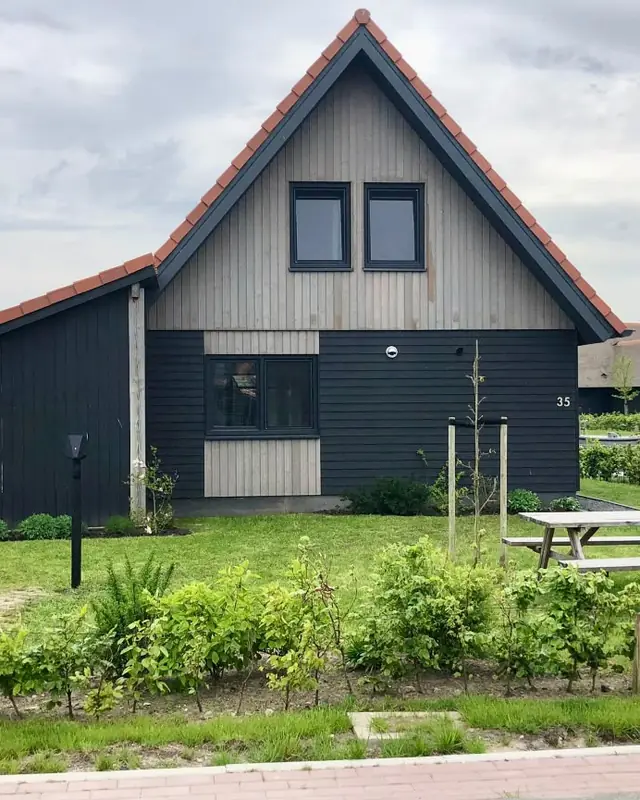 Laadpaal bij een vakantiewoning